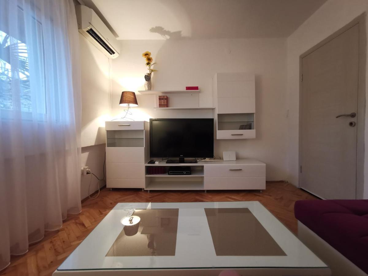 Art Apartment พอดโกริกา ภายนอก รูปภาพ